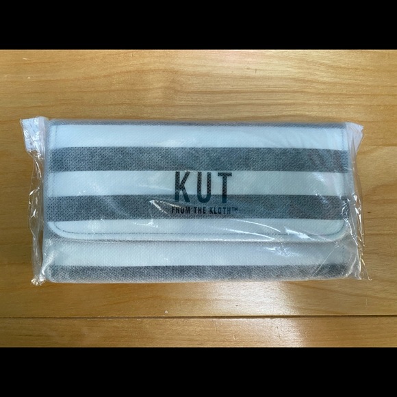 *NWT Kut from the Kloth Black&White Striped Wallet - Picture 5 of 6